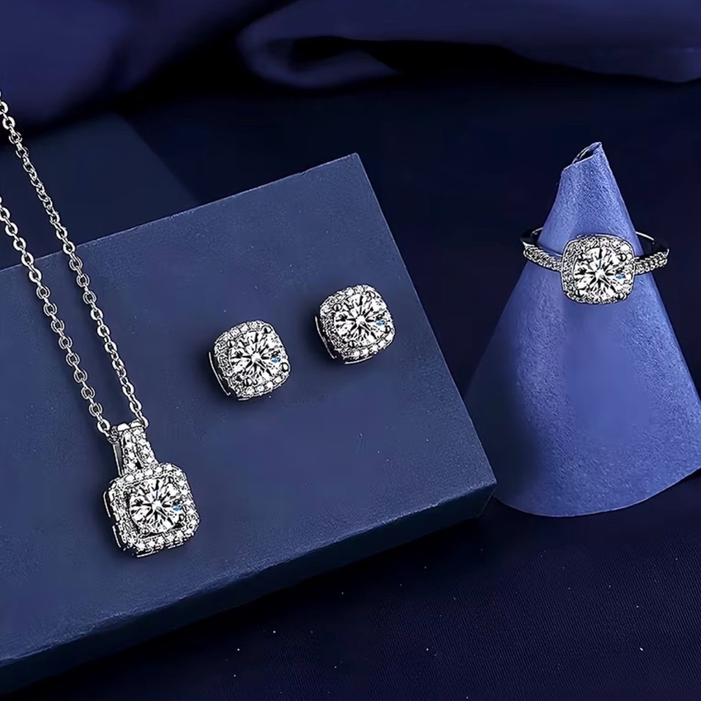 💎 Silver Halo Cushion-Cut Necklace, Stud Earrings and Ring Set - White